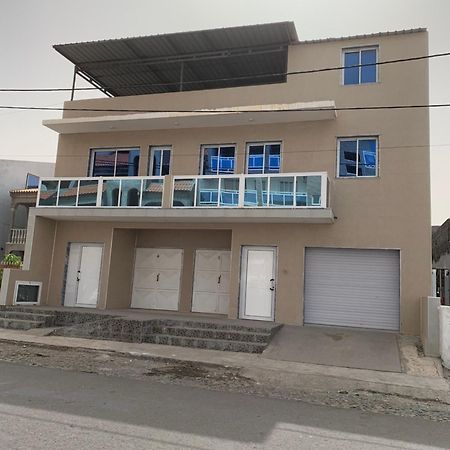 J Martins Apart Hotel Tarrafal  Exterior foto